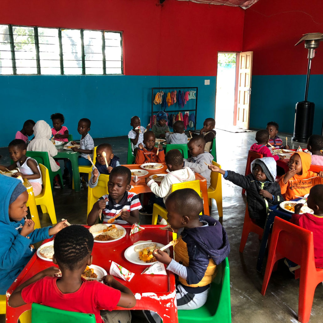 Feeding the kids at Hlayisanani Center in Alexandra-2